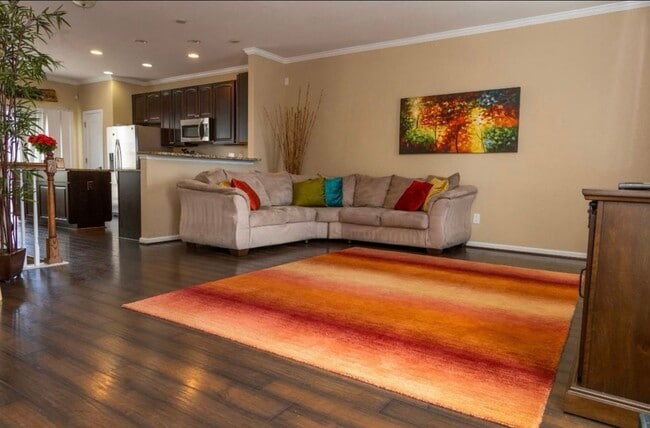 Photo - 505 Waterside Dr