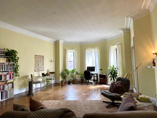 Photo - 317 Commonwealth Ave