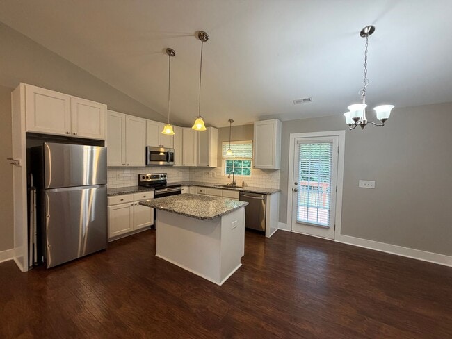 Photo - Home in country just minutes from town!
