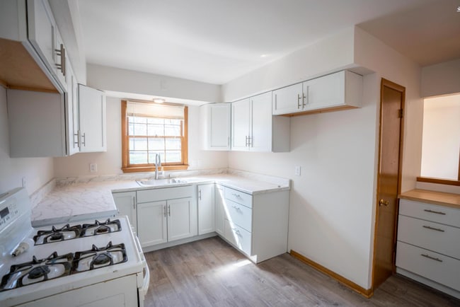Photo - 5650A N 97th St Unidad A