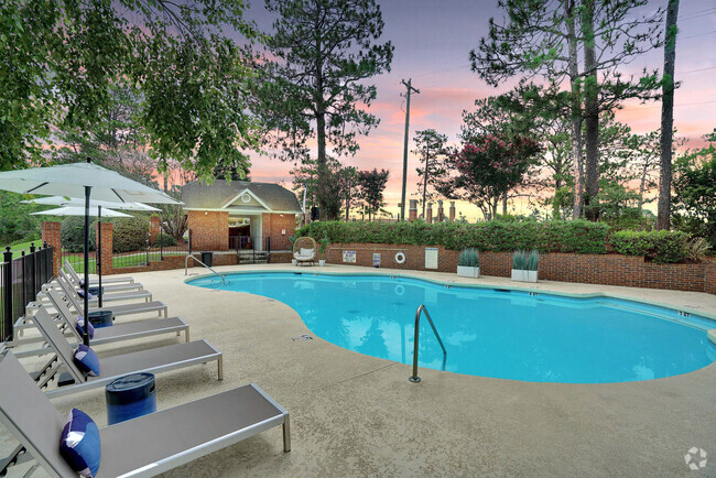 Sparkling Swimming Pool - Endora East Rental