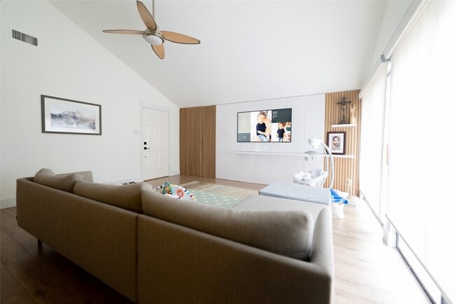 Photo - 14110 Greenway Dr