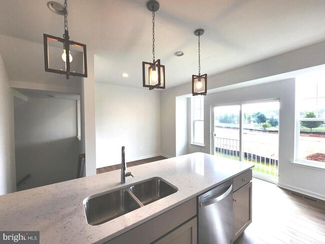 Photo - 229 Hillsdale Pl
