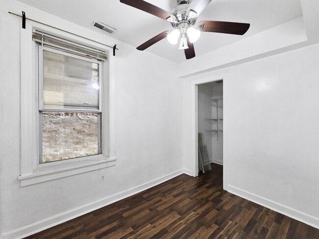 Building Photo - 3306 S Union Ave Unit 1