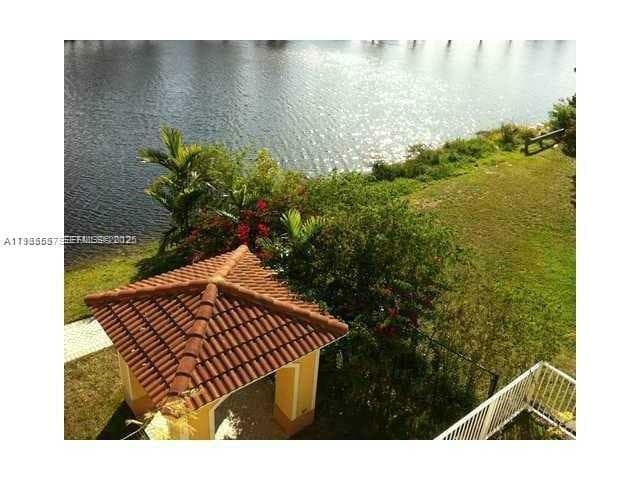 Photo - 2022 NE 167th St