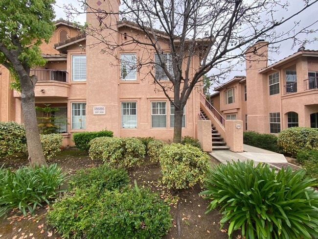 Building Photo - Beautifully Renovated Condo in Rancho Bernardo!