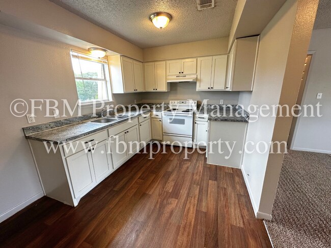 Photo - Willow Court Apartments, Unit 404 - 2 Bedroom, 1 Bathroom Apartment Home in Mexia, TX! Unit 404