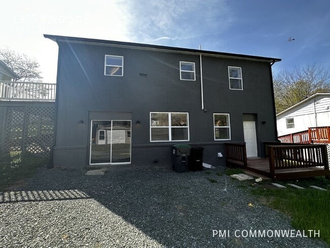 Building Photo - 1305 King St Rental