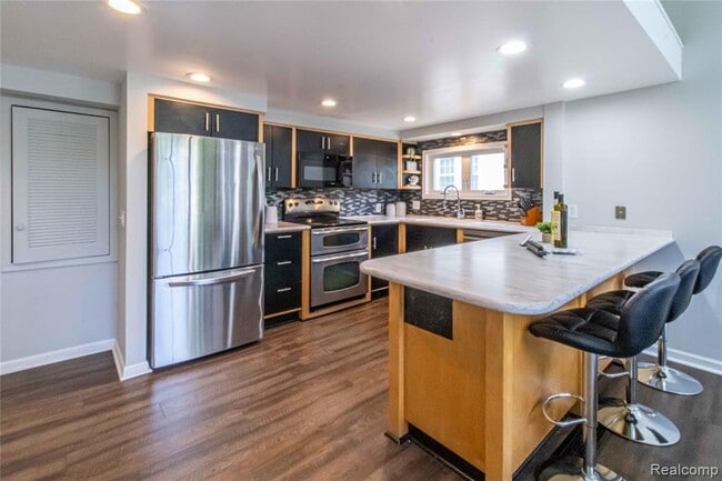 Photo - 1834 Fairview St