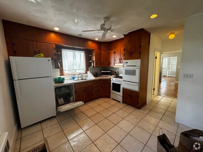 Building Photo - 15 Princeton St Unit 1 Rental