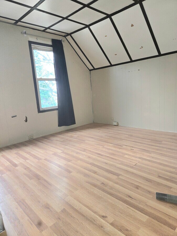 Photo - 111 Redlyn St