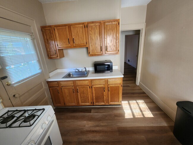 Bathroom - 701 Grant Ave Unit 2