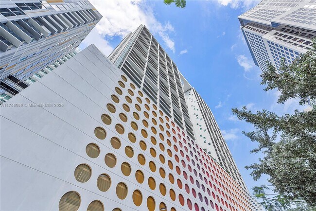 Building Photo - 55 SE 6th St Unit 3605 Rental