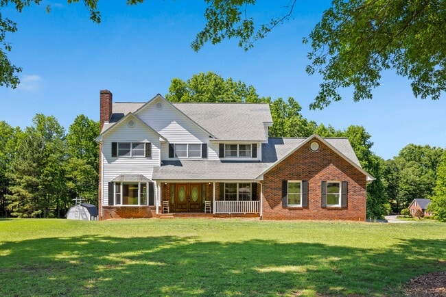 3010 Eaker Dr