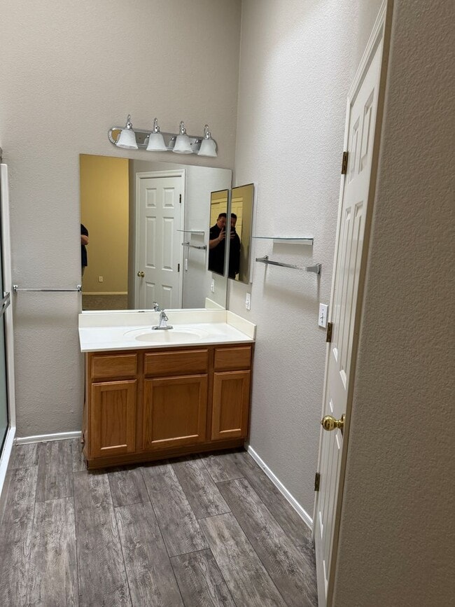 Photo - Beautiful 2 Bedroom 2 bath single level fo... Unit 93