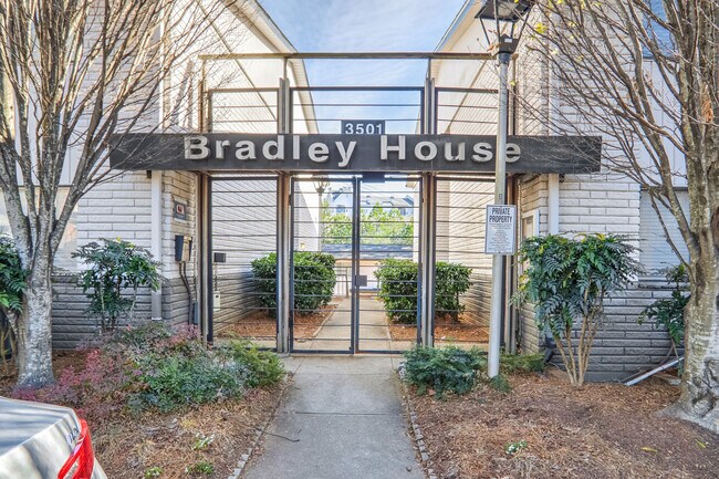 Photo - 3501 Roswell Rd NE Unidad 207 Rental