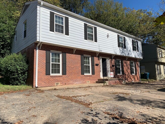 Photo - 1720 Kavanaugh Blvd House