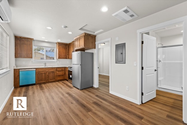 Photo - 1103 Annalise St