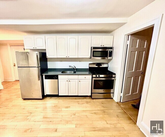 Building Photo - EAST 84 STREET Unit 10 Rental