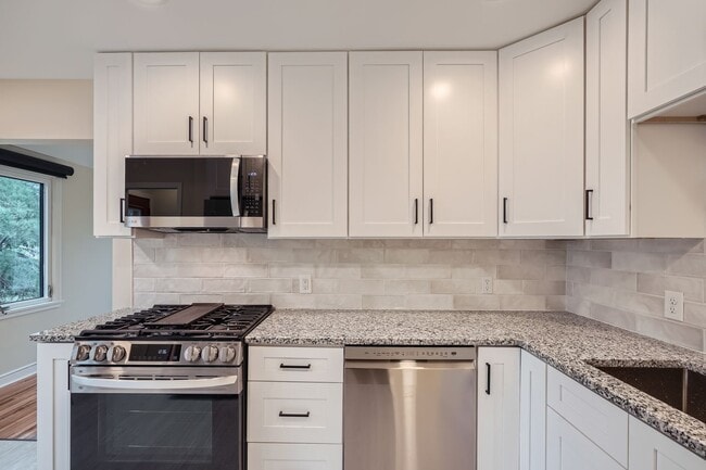 Photo - 5633 Saint Croix Ave N