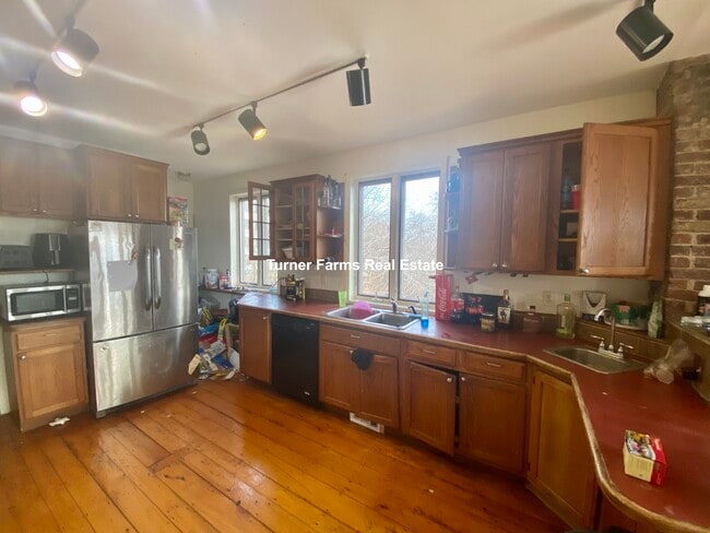 Building Photo - 53 Lawn St Unit 2 Rental