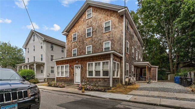 Building Photo - 16 Brinley St Unit 4