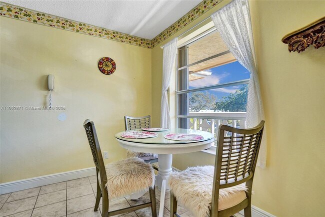 Photo - 1450 NW 18th Ave Unidad 203