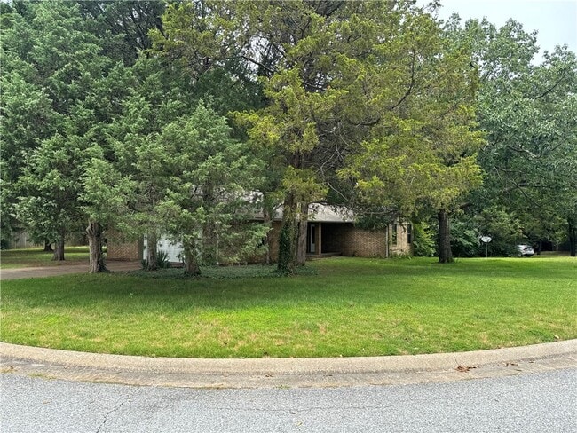 2405 Gentle Oaks Ln