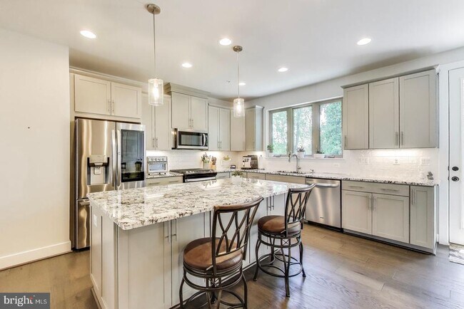 Photo - 5004 Oakmoore Dr