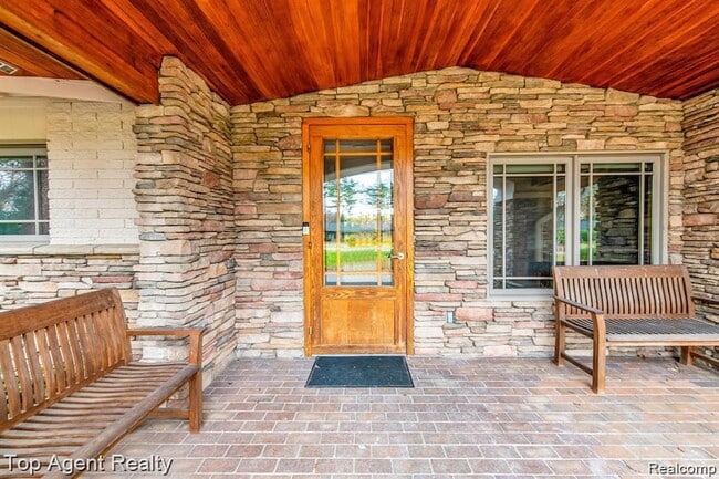 Photo - 5760 Snowshoe Cir