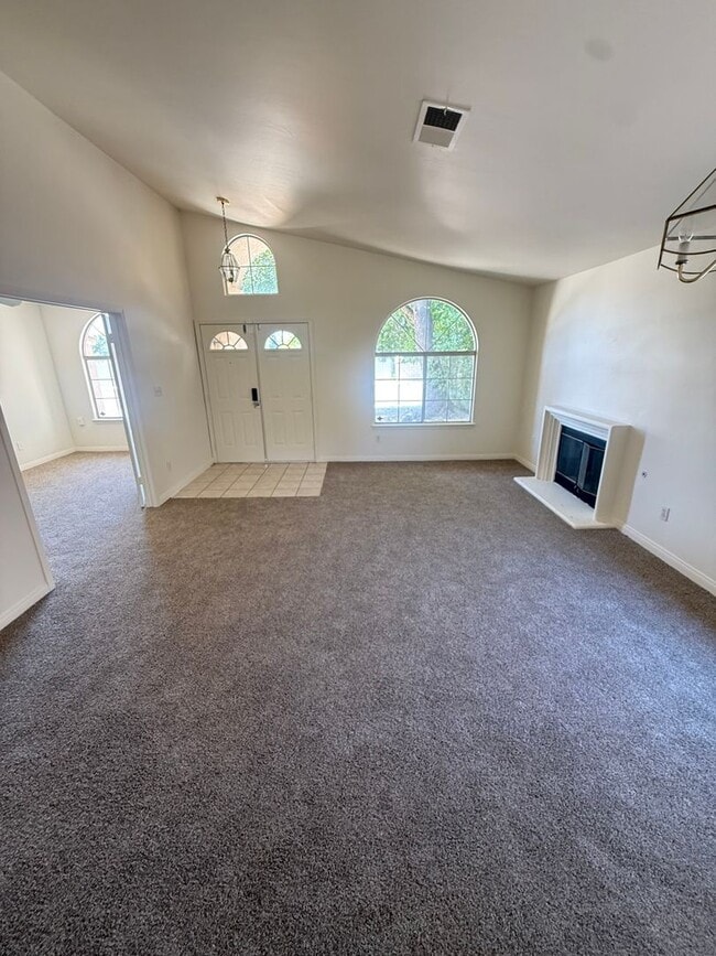 804 Loch Lloyd Ln