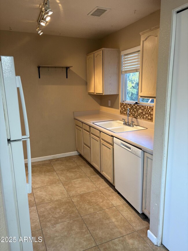 Photo - 2390 Eastern Dr