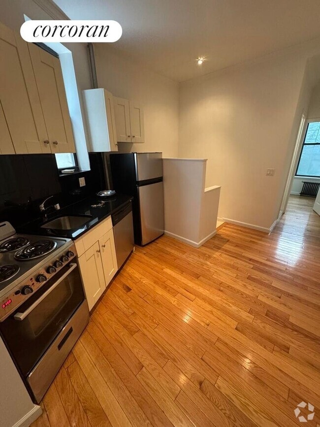 Building Photo - 237 Henry St Rental