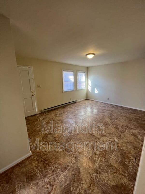 Photo - 831 High St
