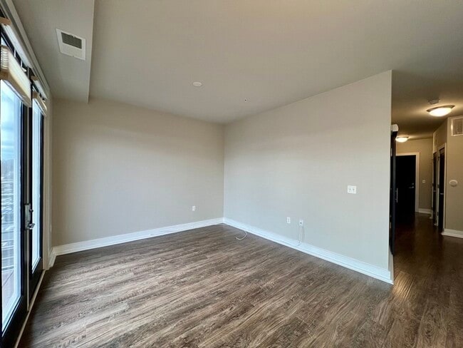 Photo - 1800 Mt Vernon Ave