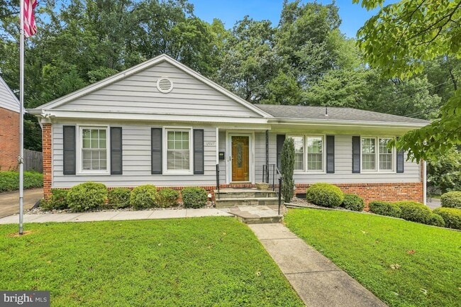 Building Photo - 12027 Devilwood Dr