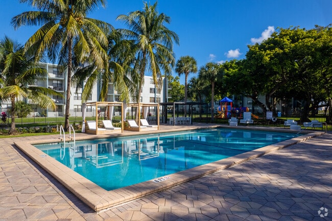 Pool - Club at Emerald Waters