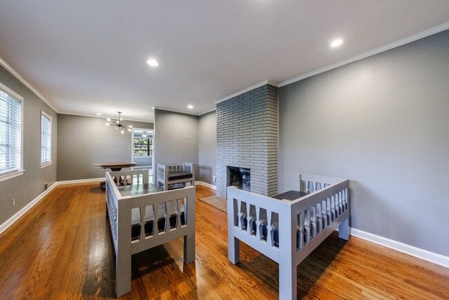 Photo - 776 Windsor Pkwy