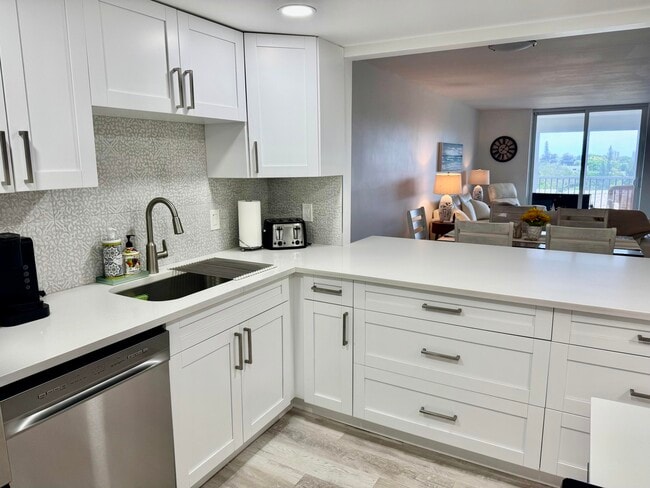 Building Photo - 5500 NW 2nd Ave Unit 514