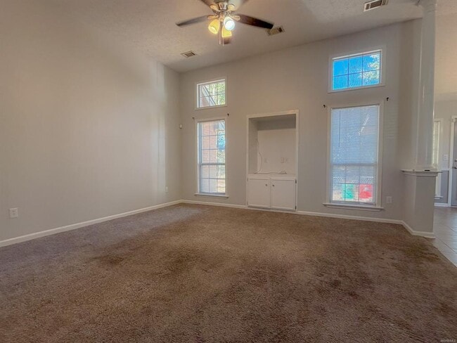 Photo - 905 Daisy Ct