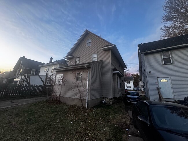 Photo - 44 E Brookside Ave