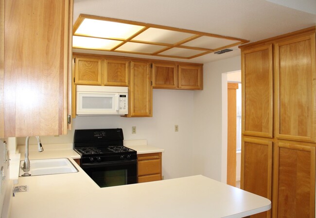 Photo - 3412 Leland St