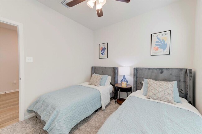 Photo - 513 Gingham Trl Casa