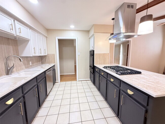 Photo - 9506 Carousel Ln