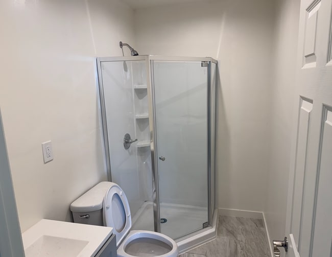 Photo - 19339 Vanowen St