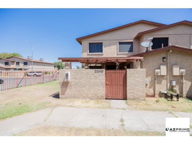 Photo - Charming 2/1 Phoenix townhome in a convenient central location!
