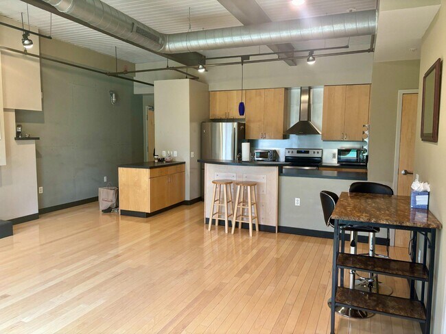 Photo - 75 Maple St Unit 108
