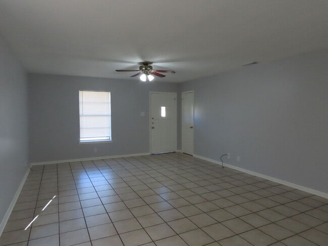 Photo - Charming 2 Bedroom, 1 Bath in Whitehouse ISD!