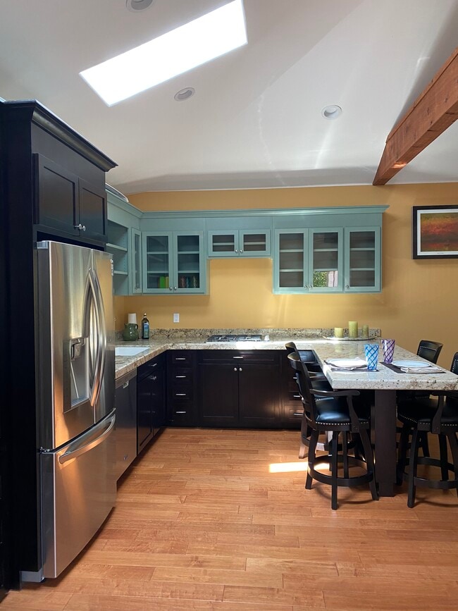 Second-story ADU in quiet Cheviot Hills neighborhood. - 10563 Cushdon Ave Apartamentos Unidad ADU