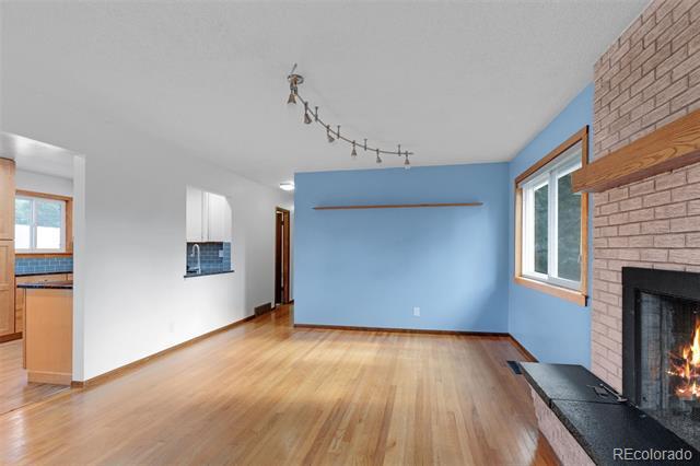 Photo - 411 Redwood Dr